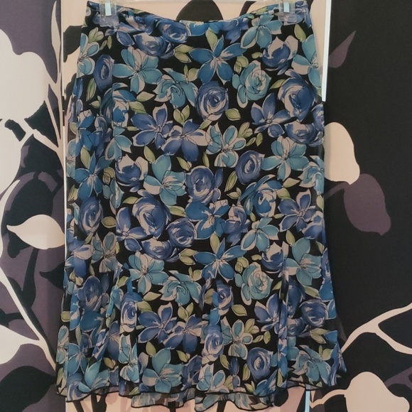 Two piece - Picture 3 of 3